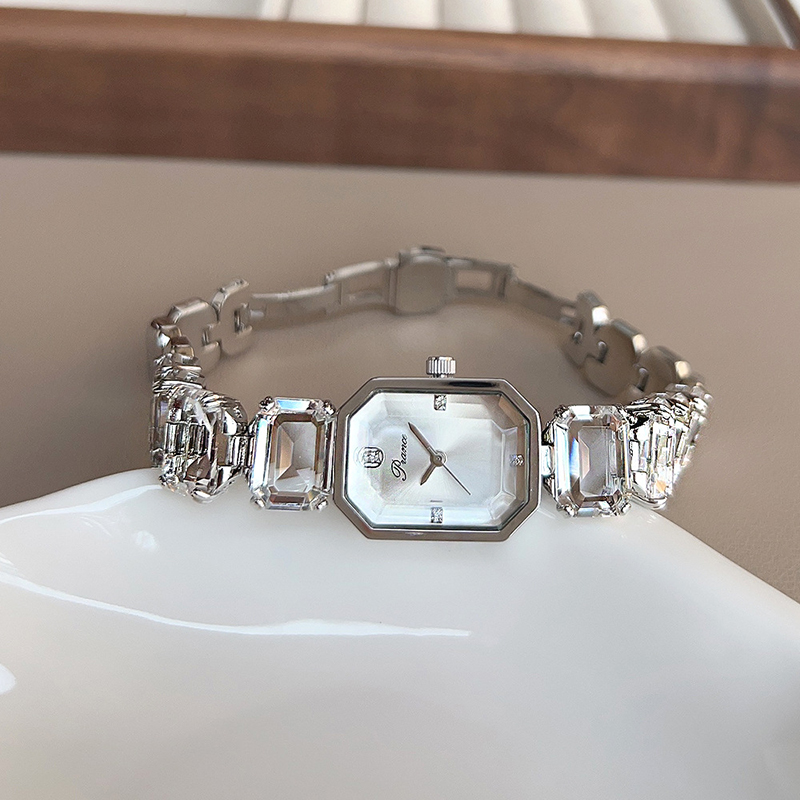 UTHAI Orologi da donna per rag - Luxury Watch White recensione e prezzo